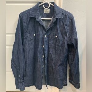 🩵 Men’s Mutual Weave Denim Shirt